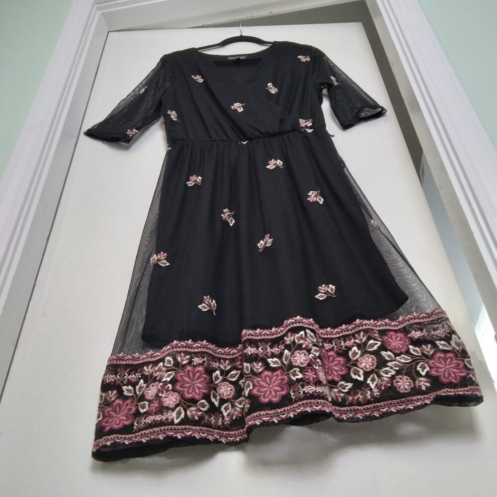Black Embroidery Net Overlay Surplice Neckline Elastic Waist Midi Dress Sz10